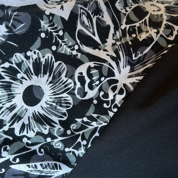 LuLaRoe Top - Picture 4 of 6